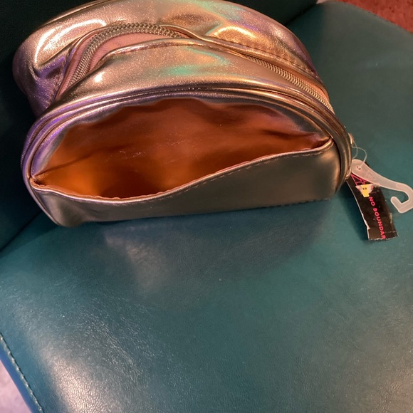 NWT - Loft Gold Metallic Make Up Bag - Picture 3 of 7